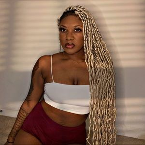 Meet your Posher, Karis